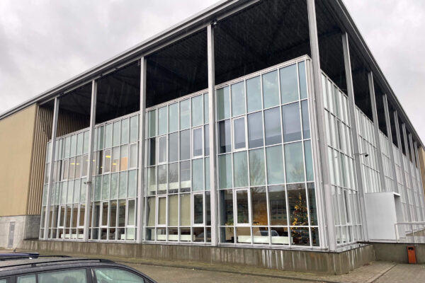 Tyc Almere | Schilderen kolommen